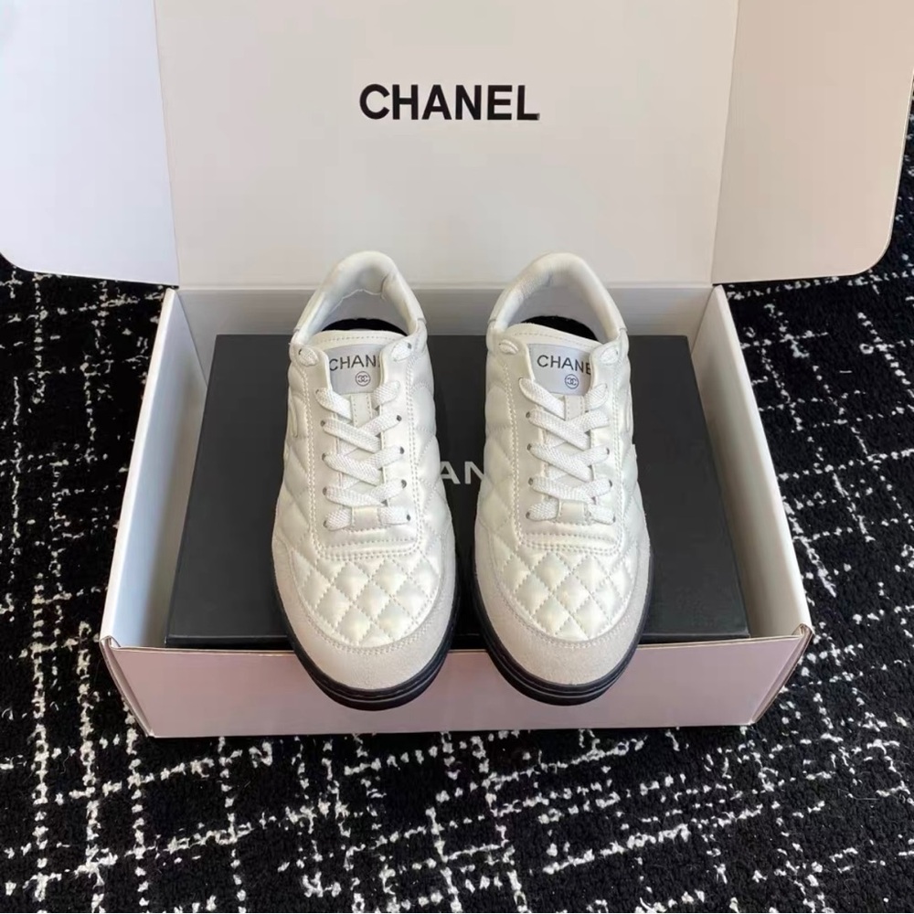 Chanel White Quilted Sneakers with Diamond Pattern